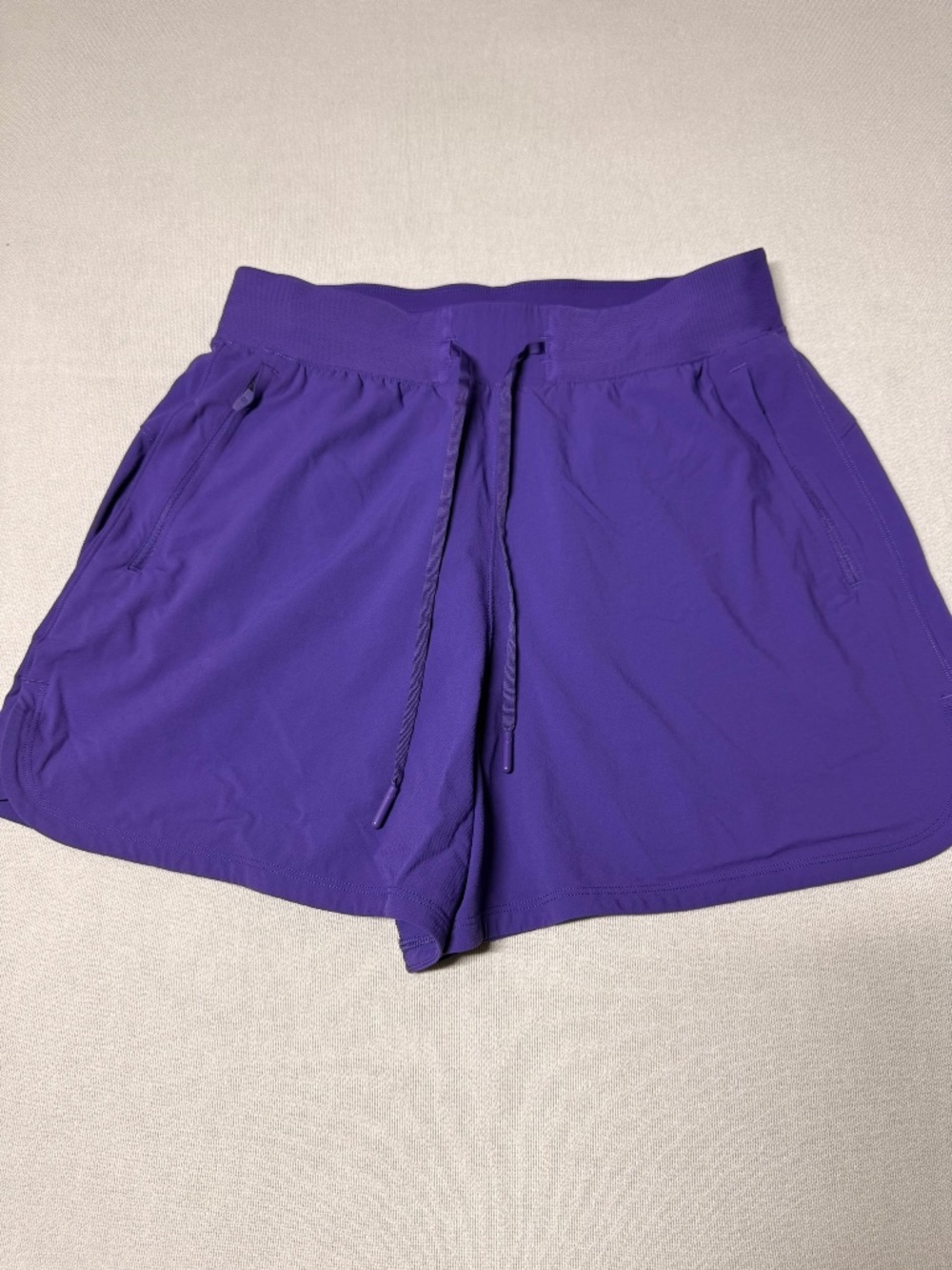 Lululemon License to Train High-Rise 4" Shorts - Size 6